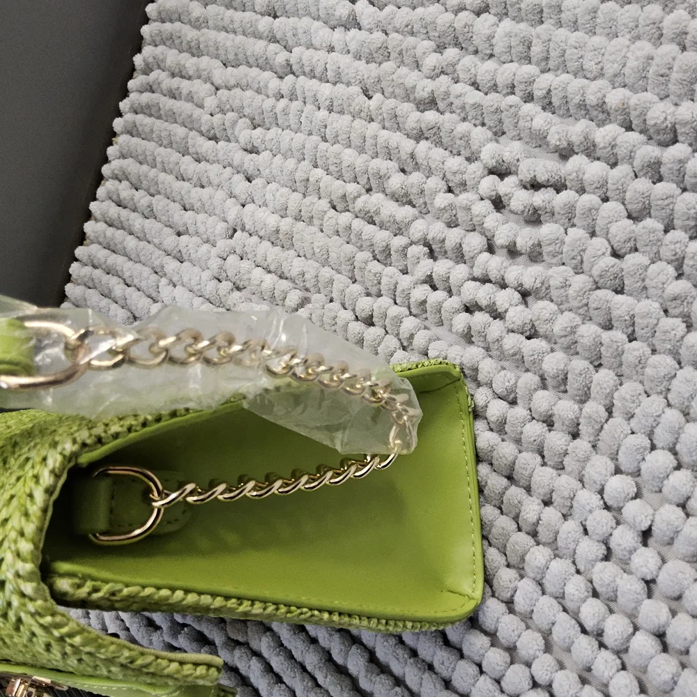 NWOT Green Woven Straw Handbag - Picture 13 of 15